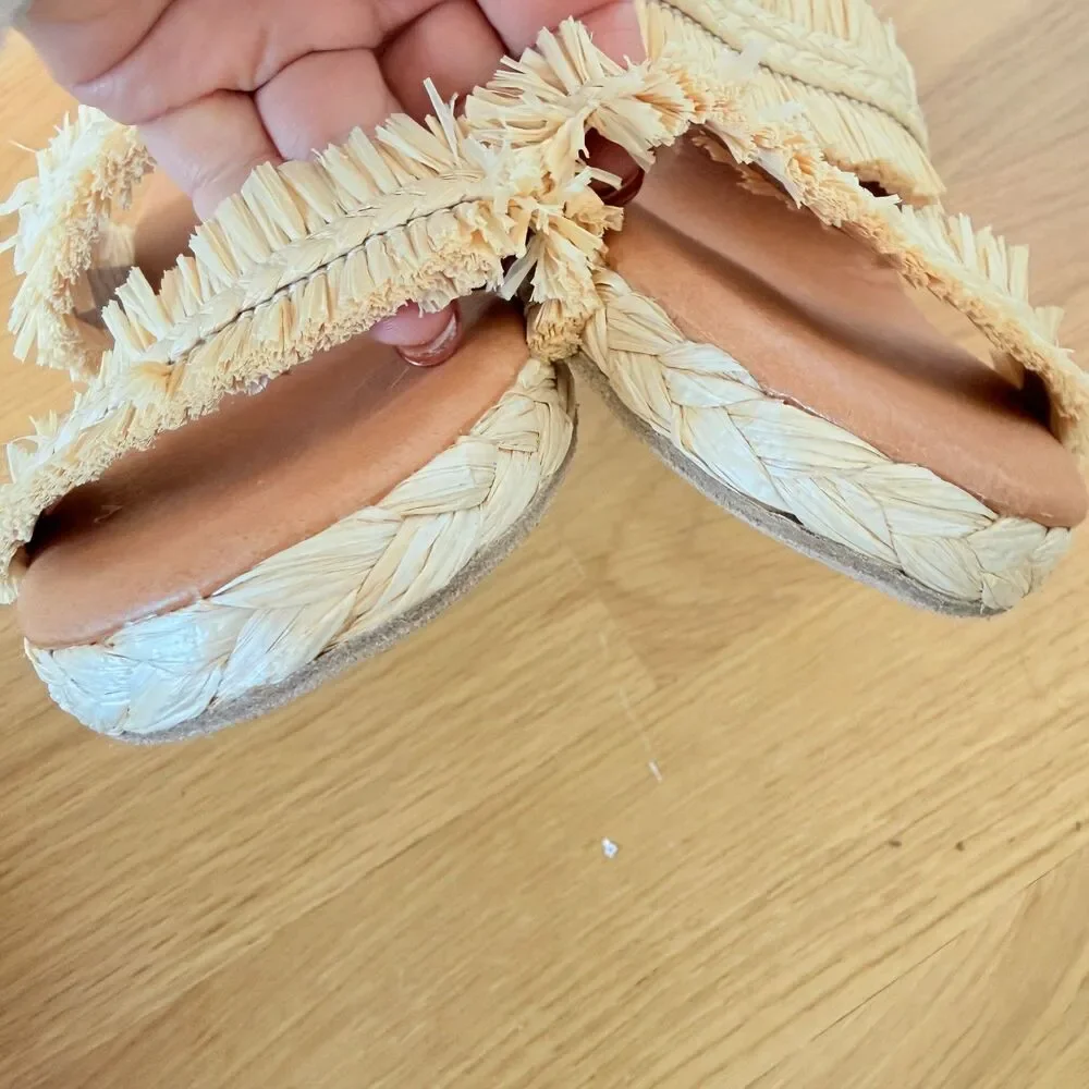 Andre Assous Nori Fringe Espadrille Wedge Sandals – Beige – Size 38 / 8 New